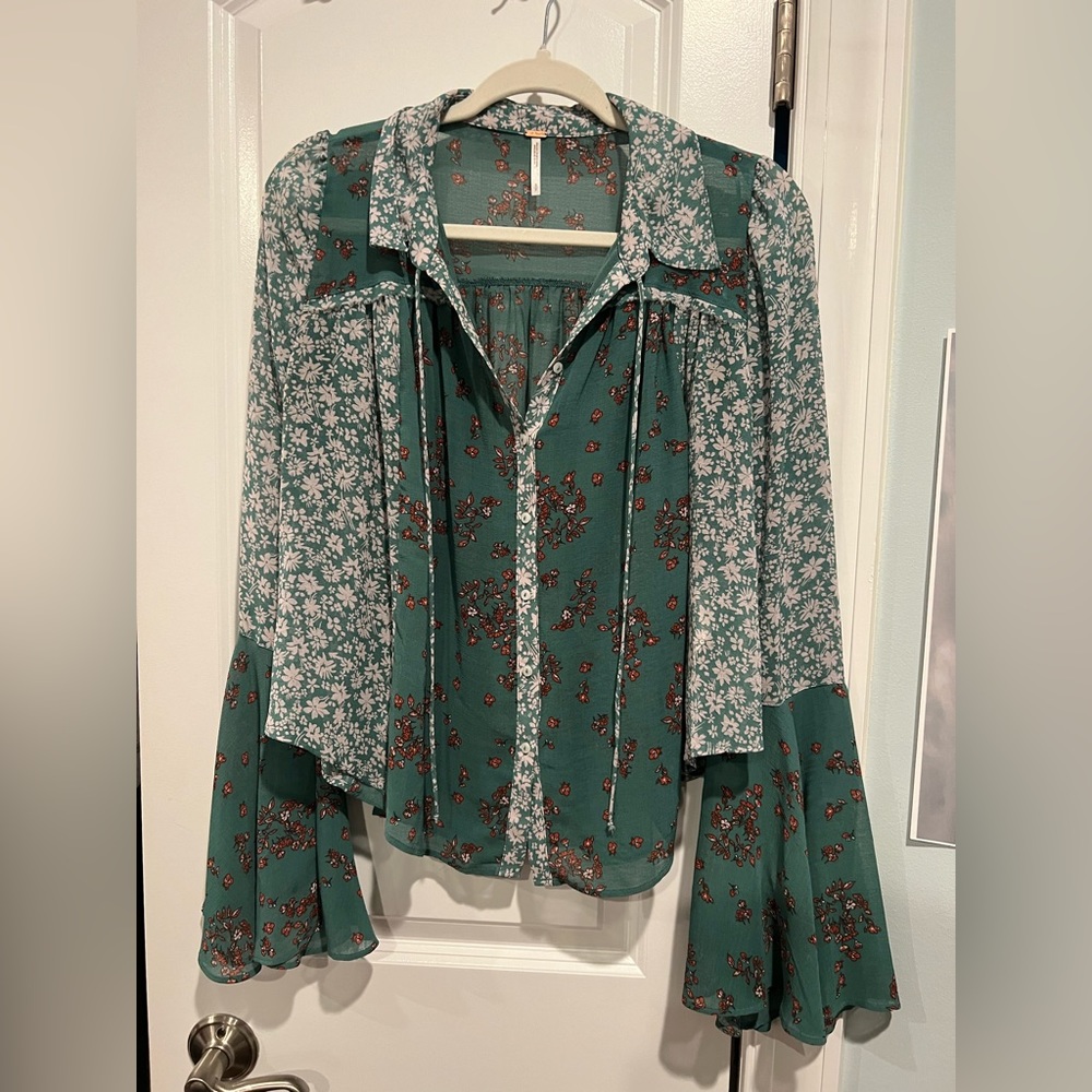 Free People- Green floral bell sleeve top